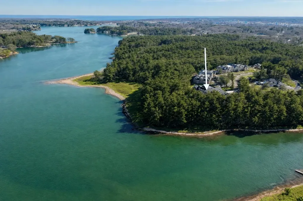 100 Shepards Cove Road Kittery ME 03904