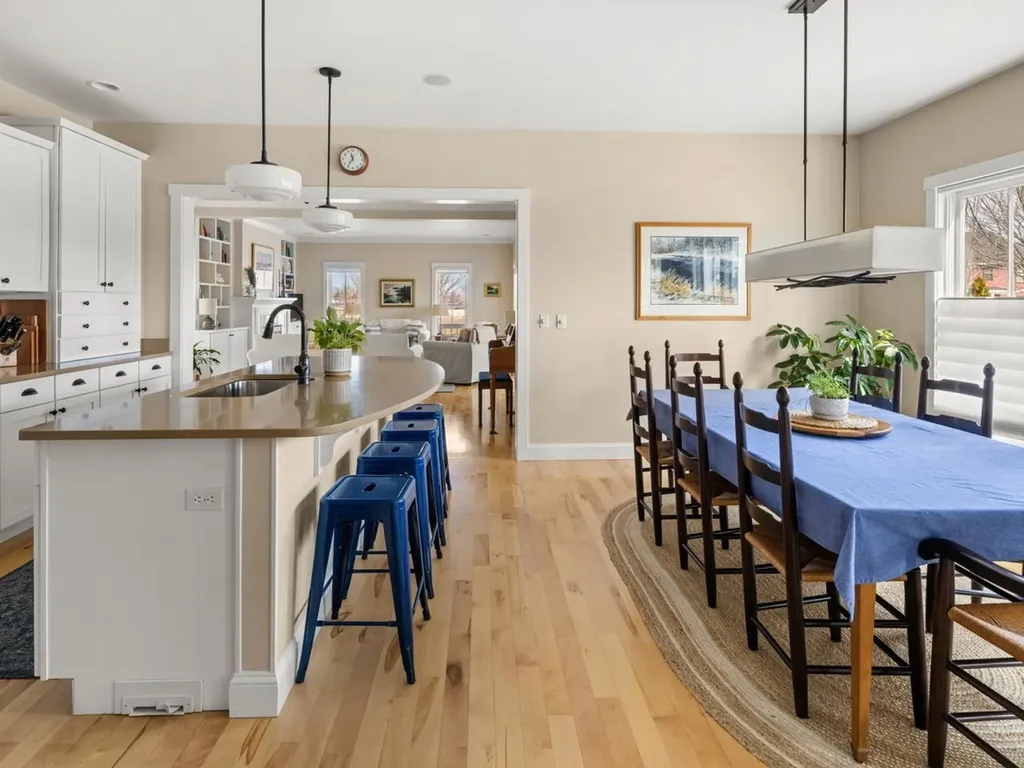 32 Dewey Place South Burlington VT 05403