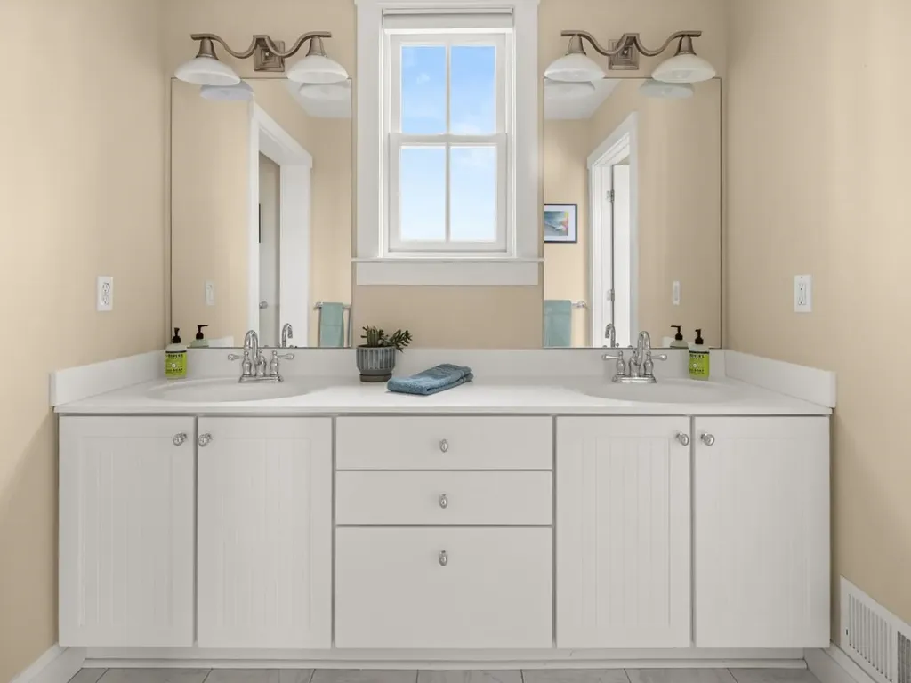 32 Dewey Place South Burlington VT 05403