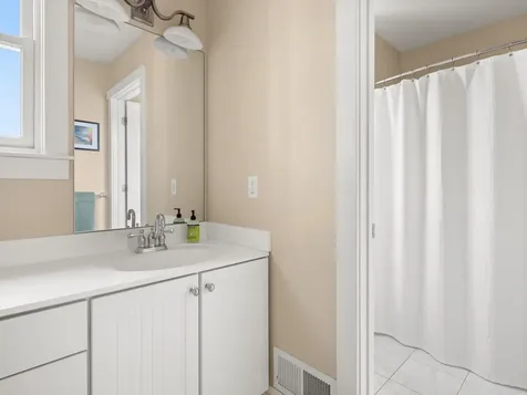 32 Dewey Place South Burlington VT 05403