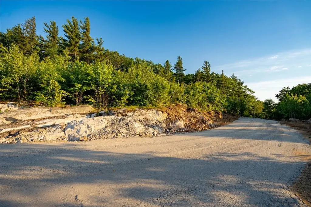 00 Lindsay Road Alton NH 03810