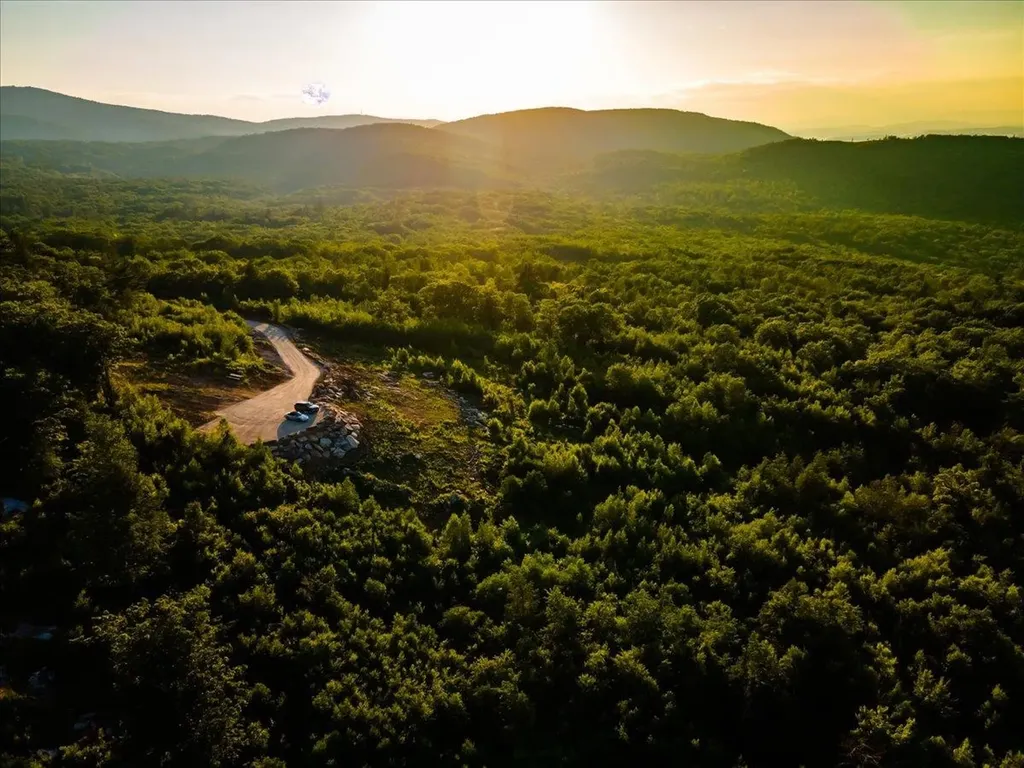 00 Lindsay Road Alton NH 03810