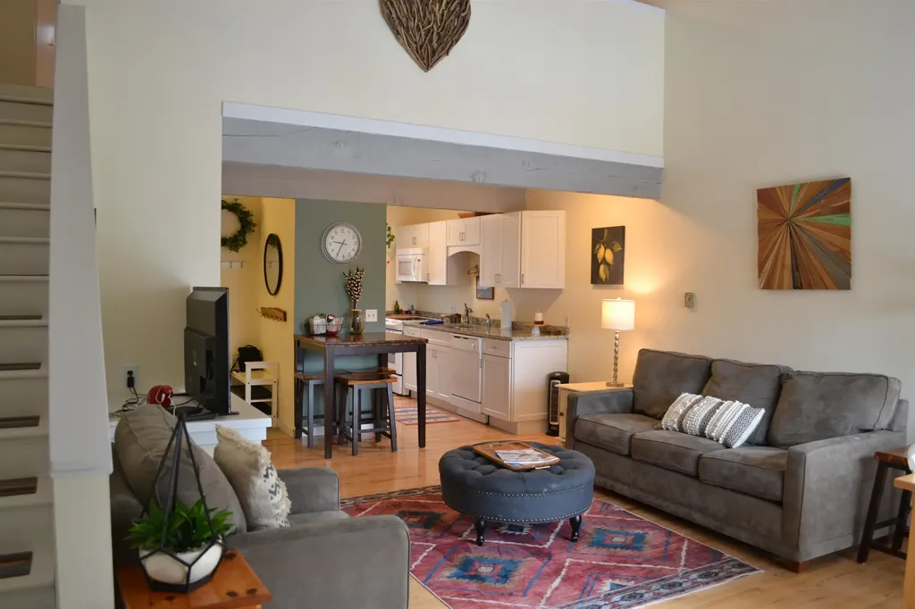 105 Williams Lane Hartford VT 05059