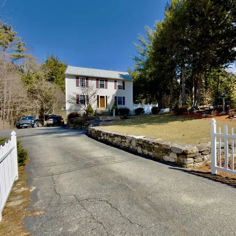 17 Ventura Drive Raymond NH 03077