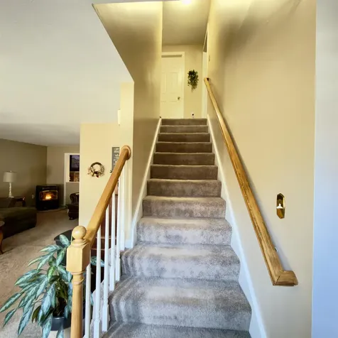 17 Ventura Drive Raymond NH 03077