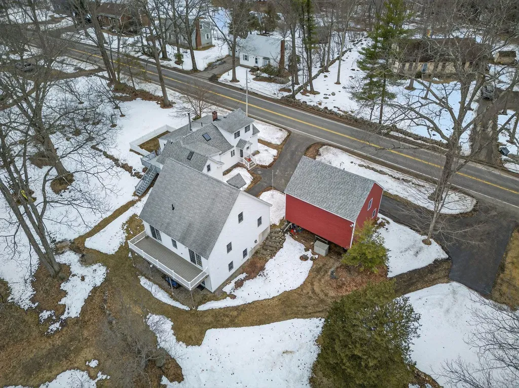 60 Walnut Avenue North Hampton NH 03862