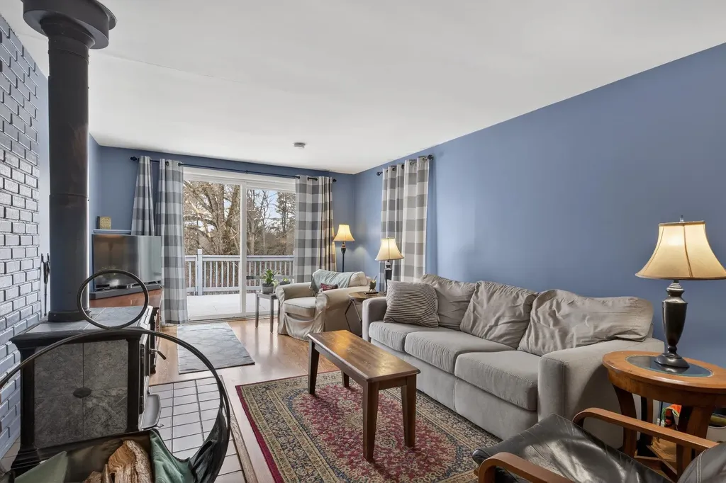 60 Walnut Avenue North Hampton NH 03862
