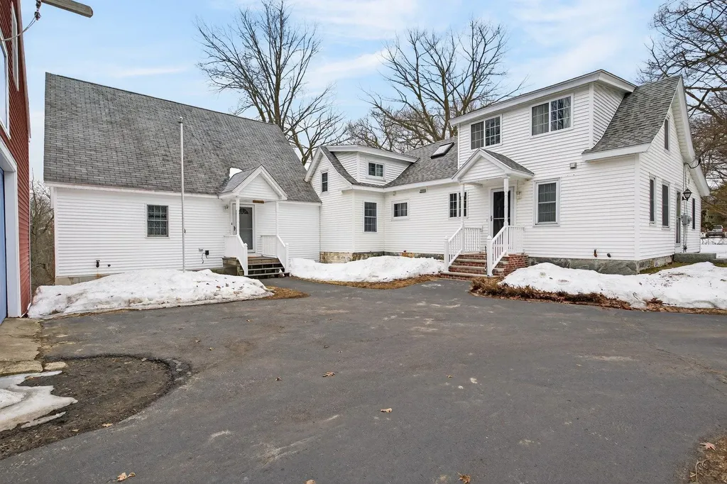 60 Walnut Avenue North Hampton NH 03862