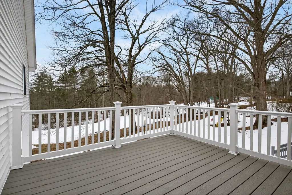 60 Walnut Avenue North Hampton NH 03862