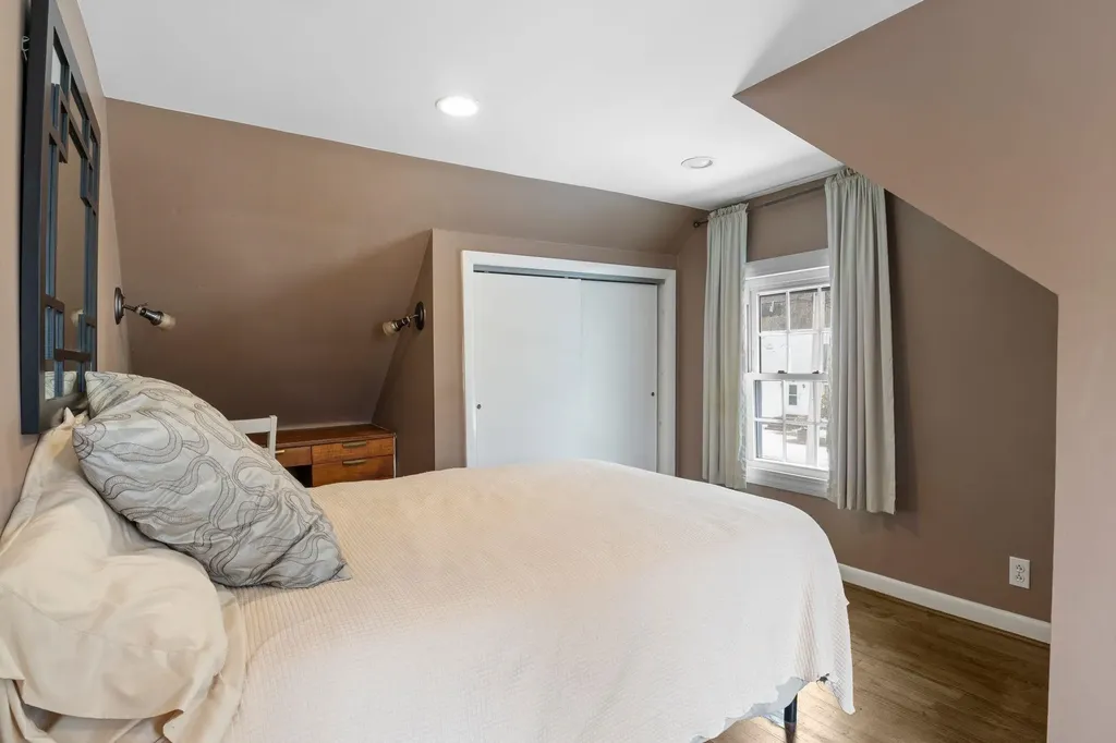 60 Walnut Avenue North Hampton NH 03862