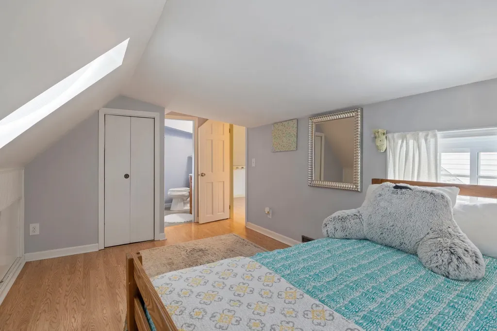 60 Walnut Avenue North Hampton NH 03862