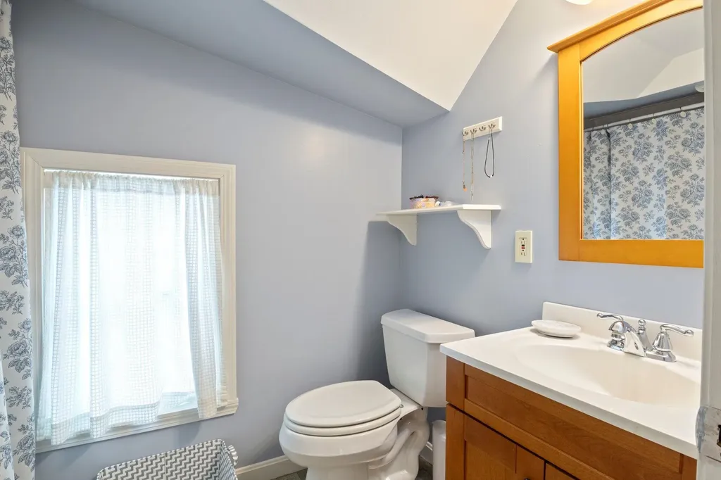 60 Walnut Avenue North Hampton NH 03862