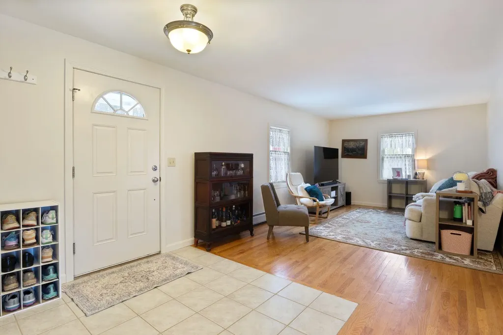 60 Walnut Avenue North Hampton NH 03862