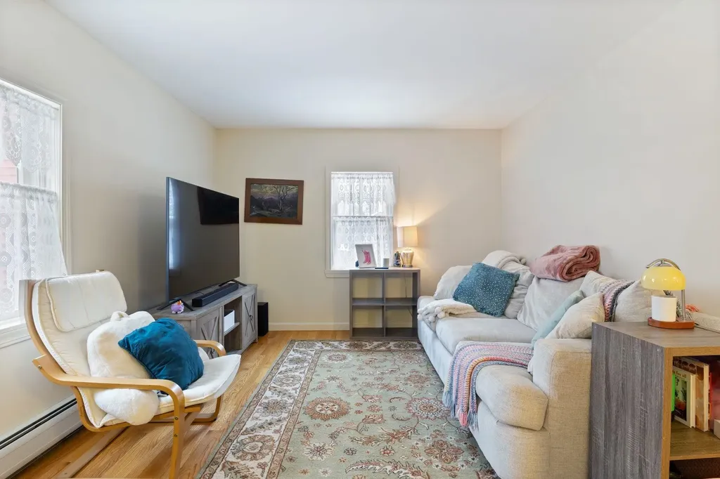 60 Walnut Avenue North Hampton NH 03862