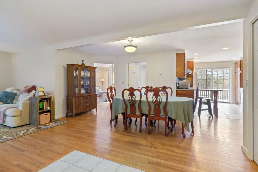 60 Walnut Avenue North Hampton NH 03862