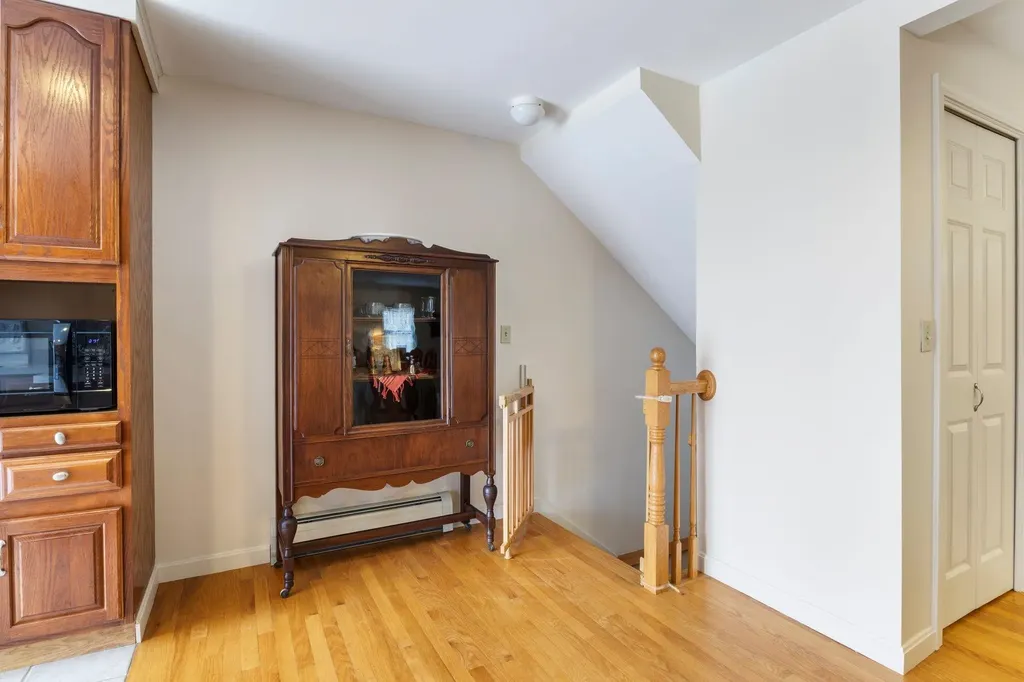 60 Walnut Avenue North Hampton NH 03862