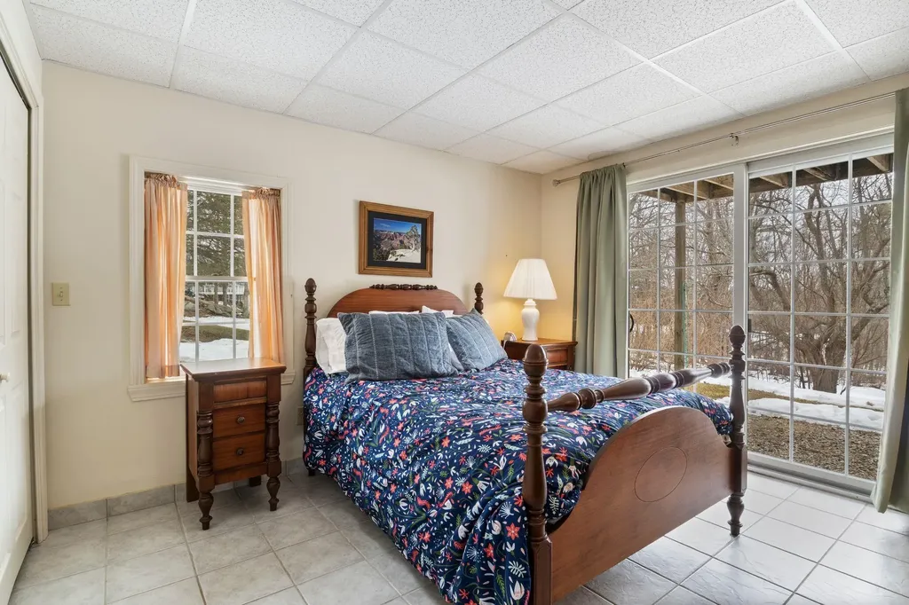 60 Walnut Avenue North Hampton NH 03862