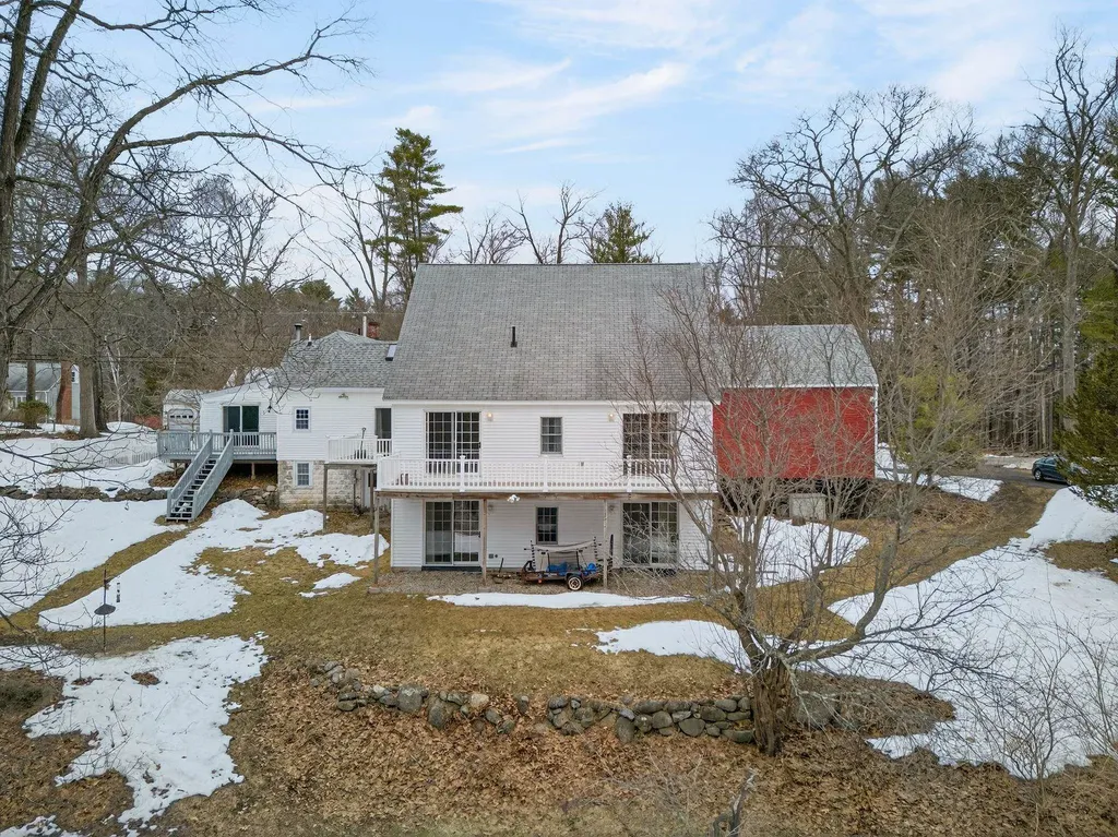 60 Walnut Avenue North Hampton NH 03862