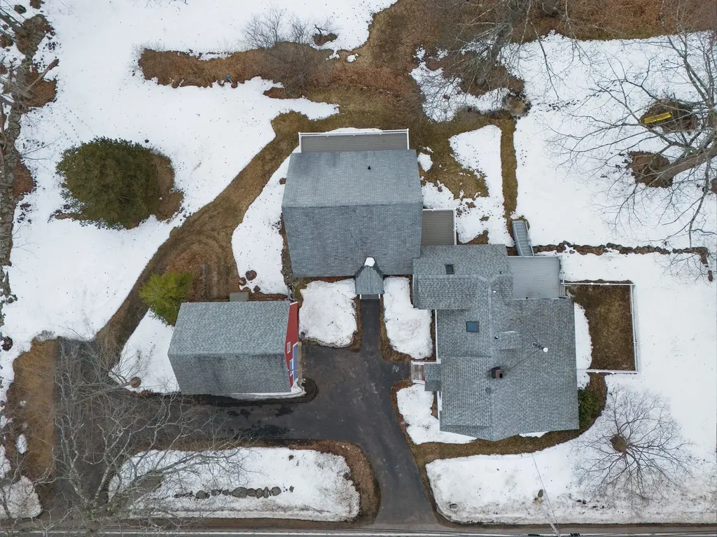 60 Walnut Avenue North Hampton NH 03862