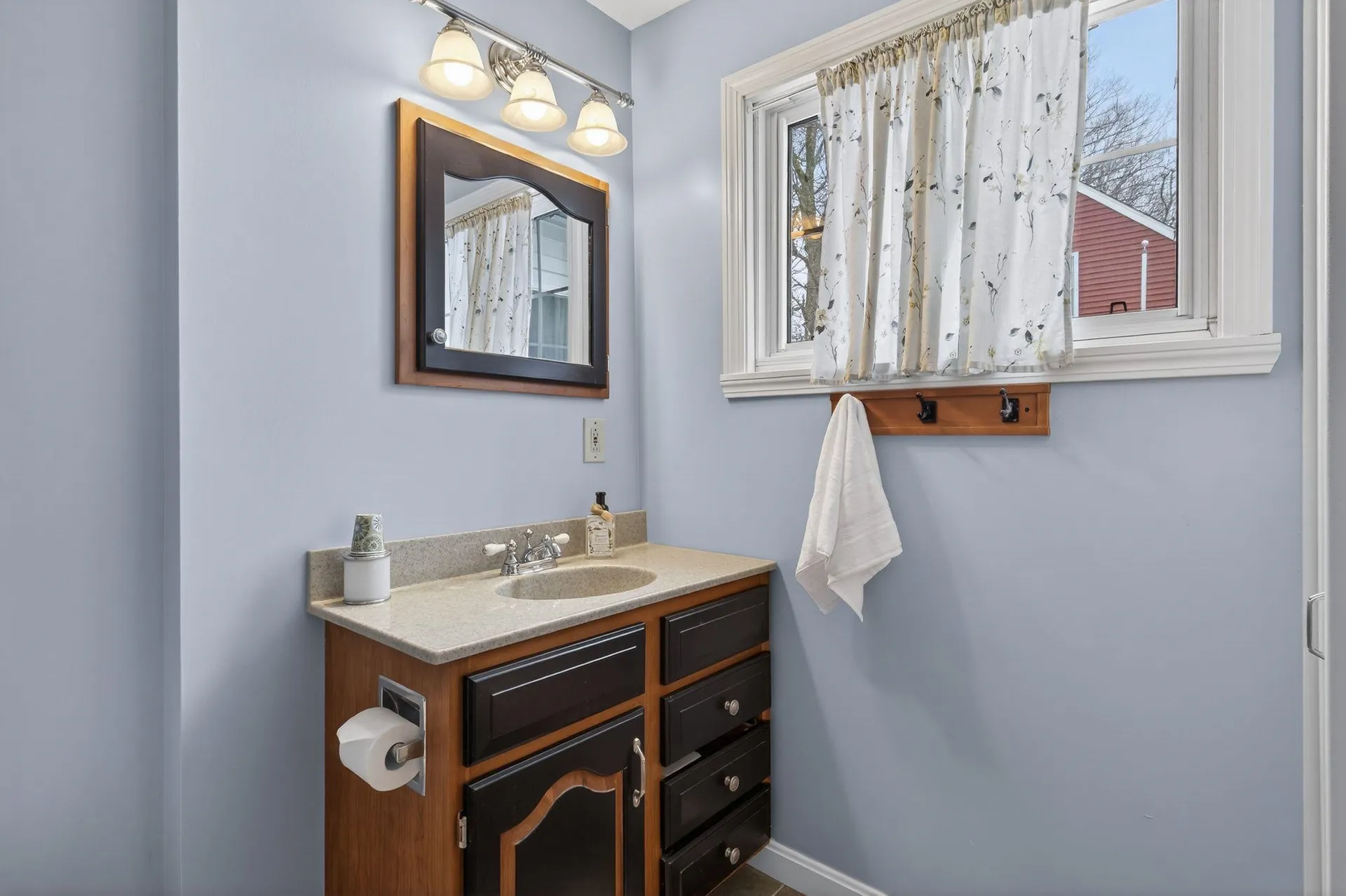 60 Walnut Avenue North Hampton NH 03862