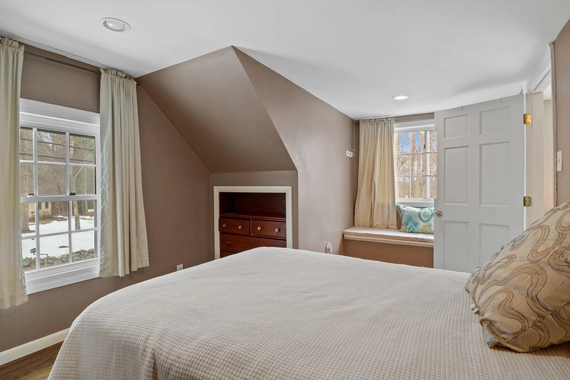 60 Walnut Avenue North Hampton NH 03862
