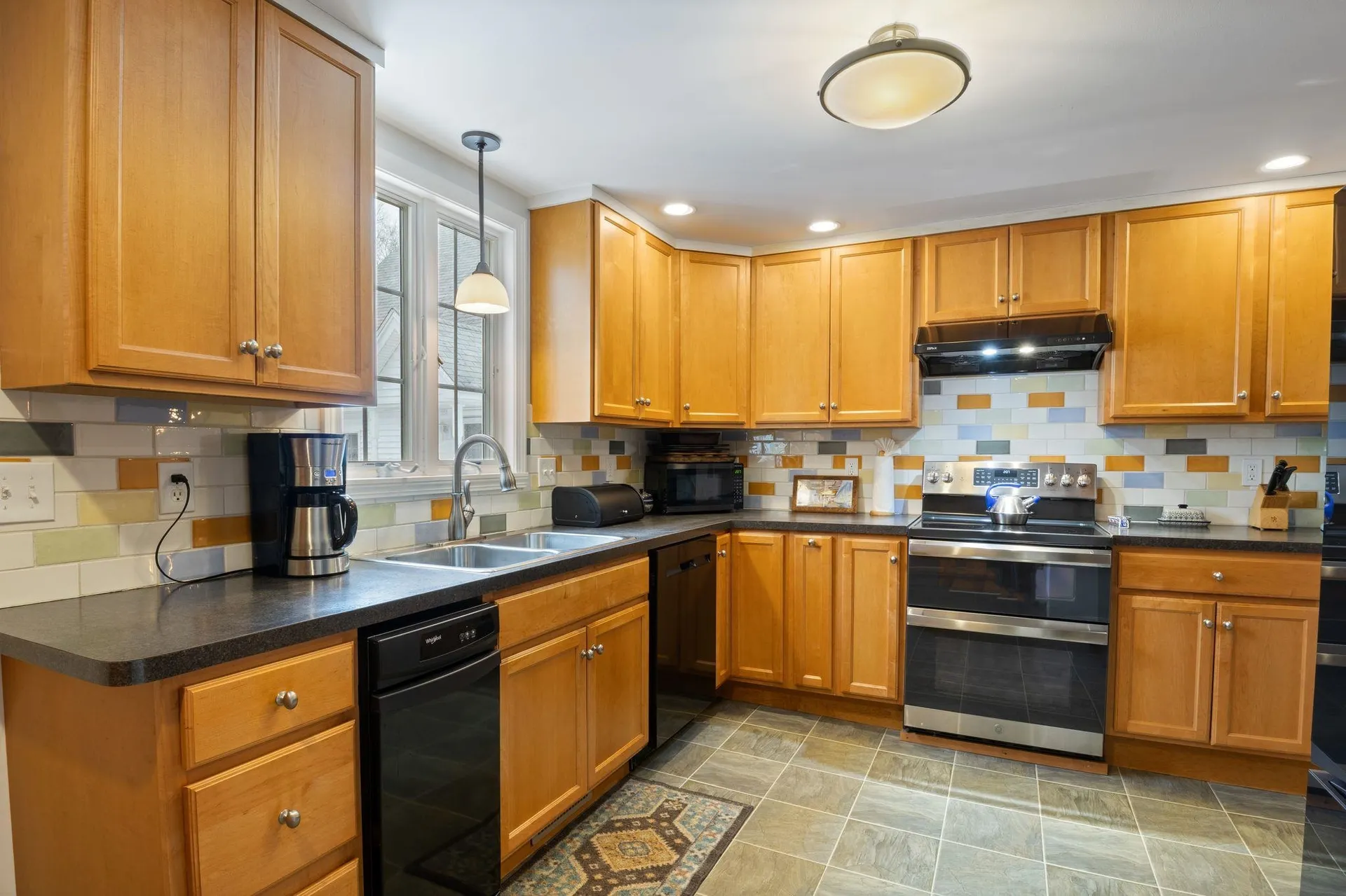 60 Walnut Avenue North Hampton NH 03862