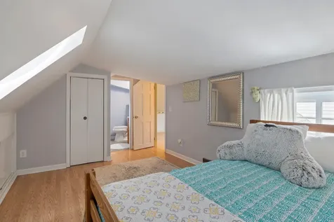60 Walnut Avenue North Hampton NH 03862