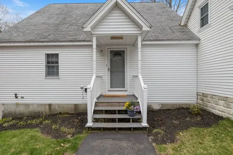 60 Walnut Avenue North Hampton NH 03862