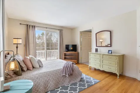 60 Walnut Avenue North Hampton NH 03862