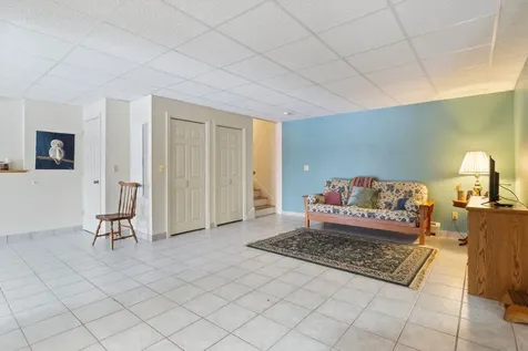 60 Walnut Avenue North Hampton NH 03862