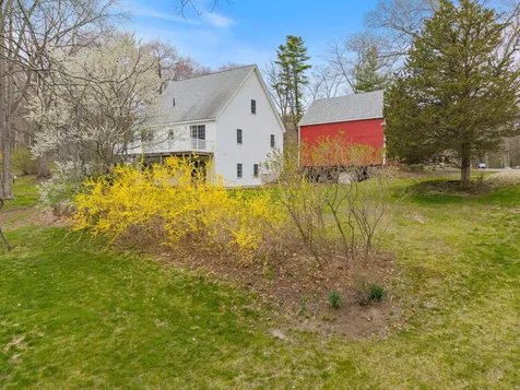 60 Walnut Avenue North Hampton NH 03862