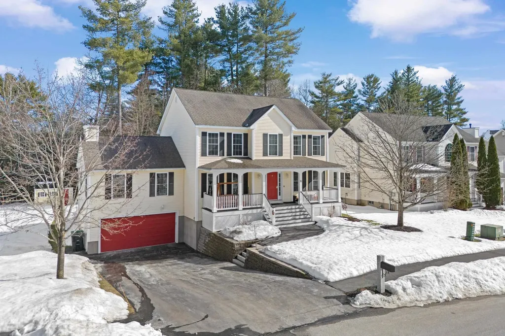 36 Hibiscus Way Nashua NH 03062