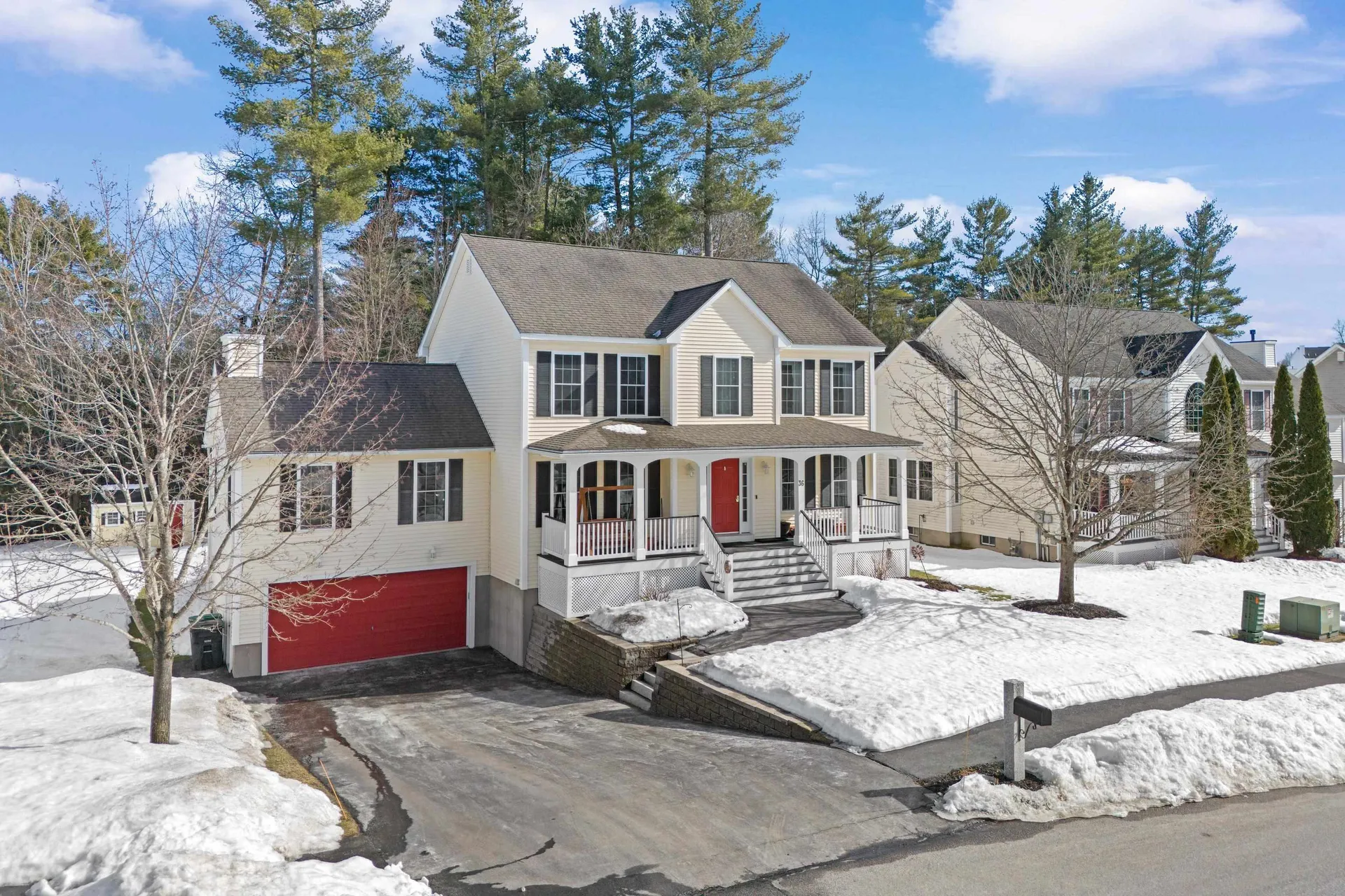 36 Hibiscus Way Nashua NH 03062