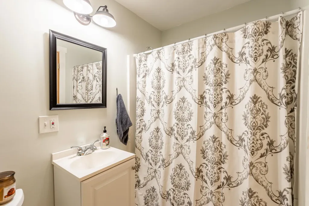 3247 West Proctor Road Rutland Town VT 05701