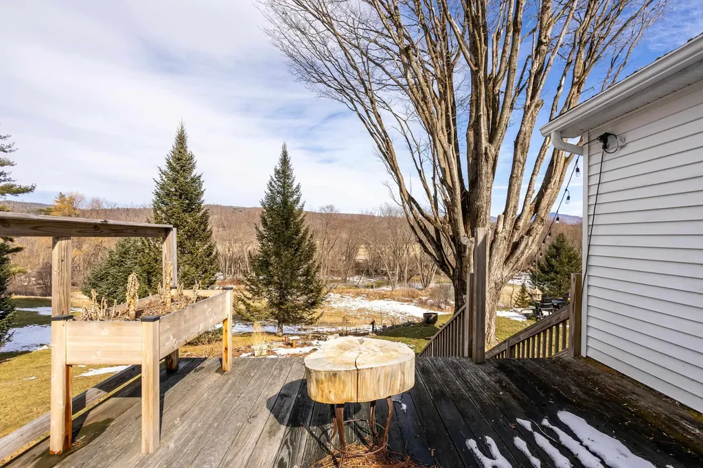 3247 West Proctor Road Rutland Town VT 05701