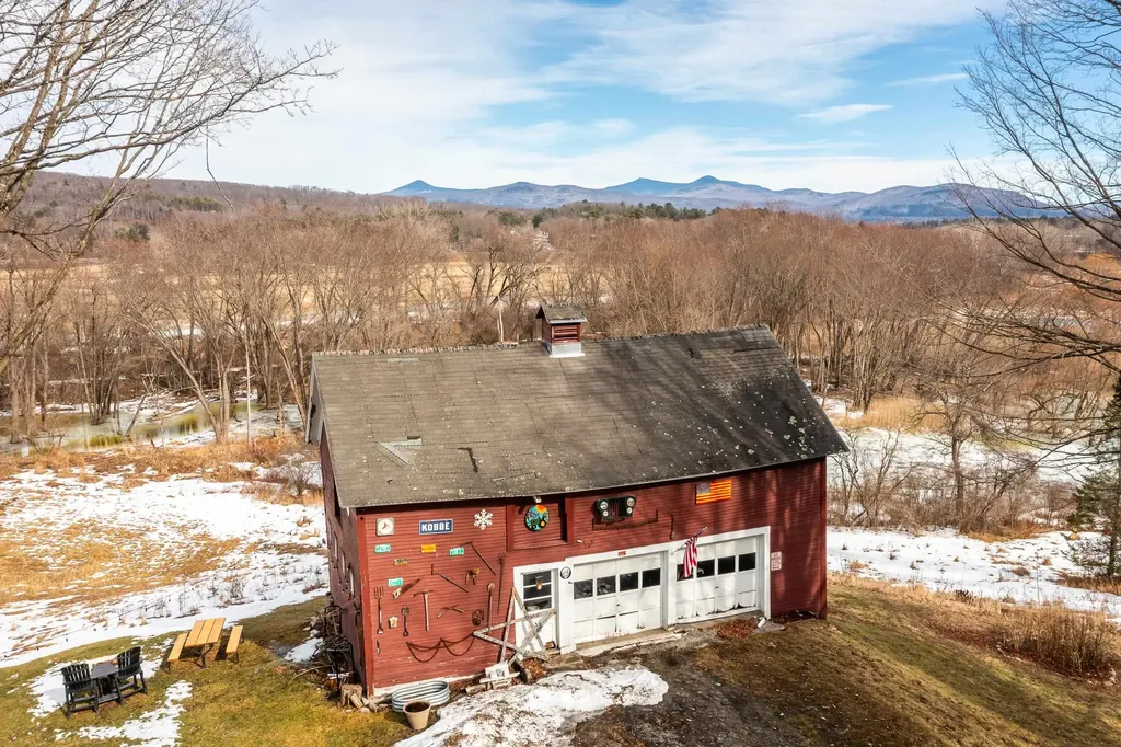 3247 West Proctor Road Rutland Town VT 05701