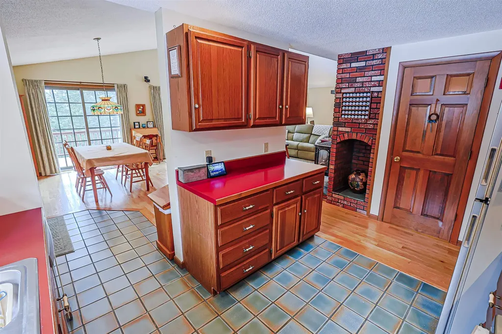 13 Evans Road Hebron NH 03241