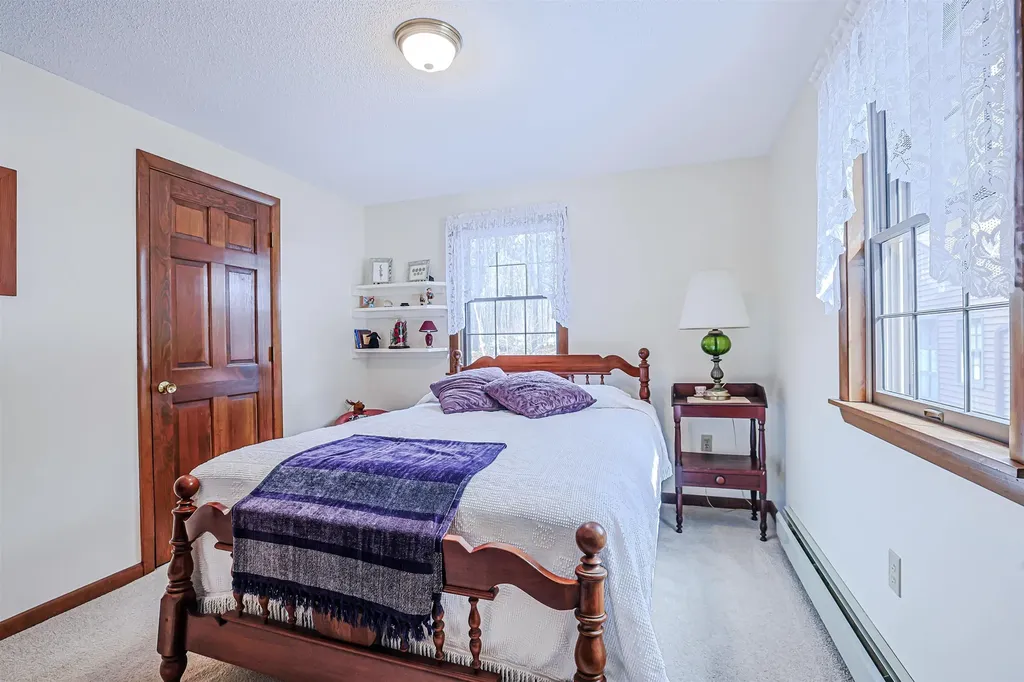 13 Evans Road Hebron NH 03241