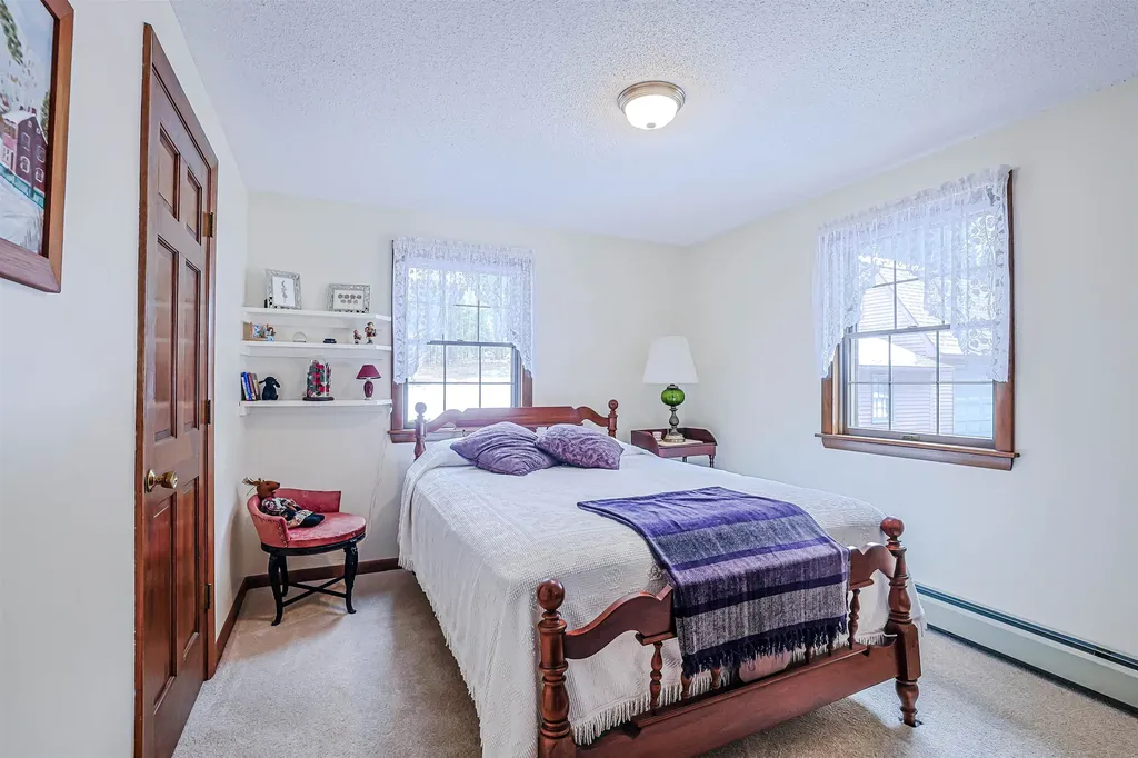 13 Evans Road Hebron NH 03241