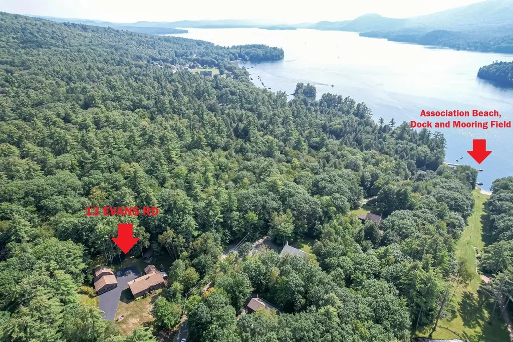 13 Evans Road Hebron NH 03241