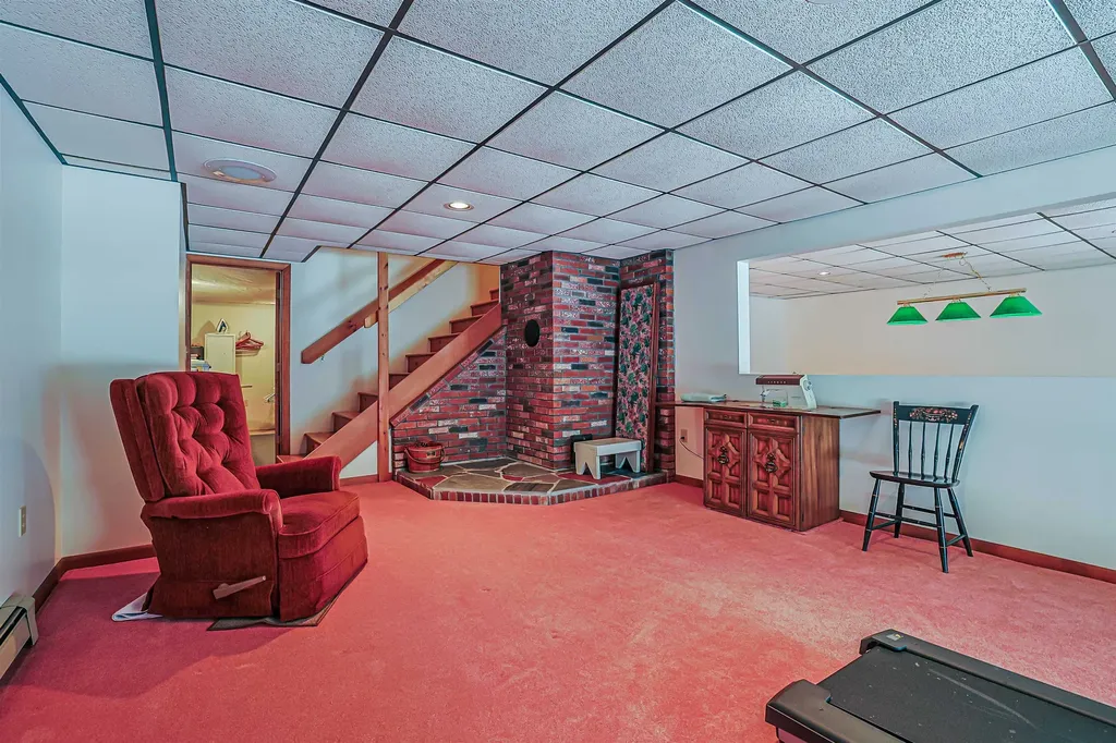 13 Evans Road Hebron NH 03241