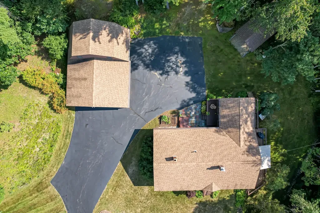 13 Evans Road Hebron NH 03241