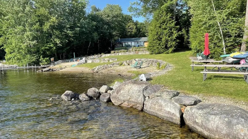 13 Evans Road Hebron NH 03241