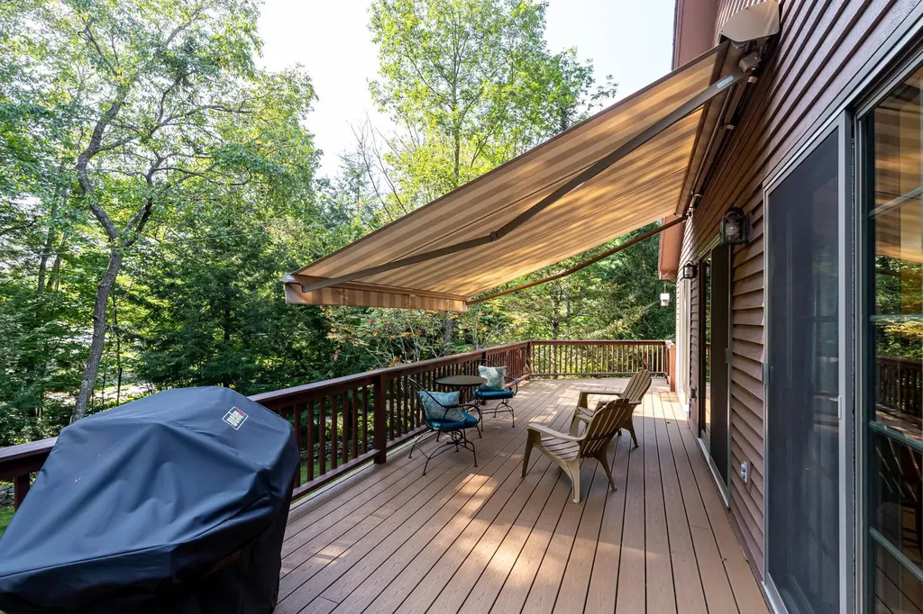 13 Evans Road Hebron NH 03241