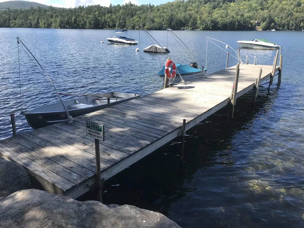 13 Evans Road Hebron NH 03241