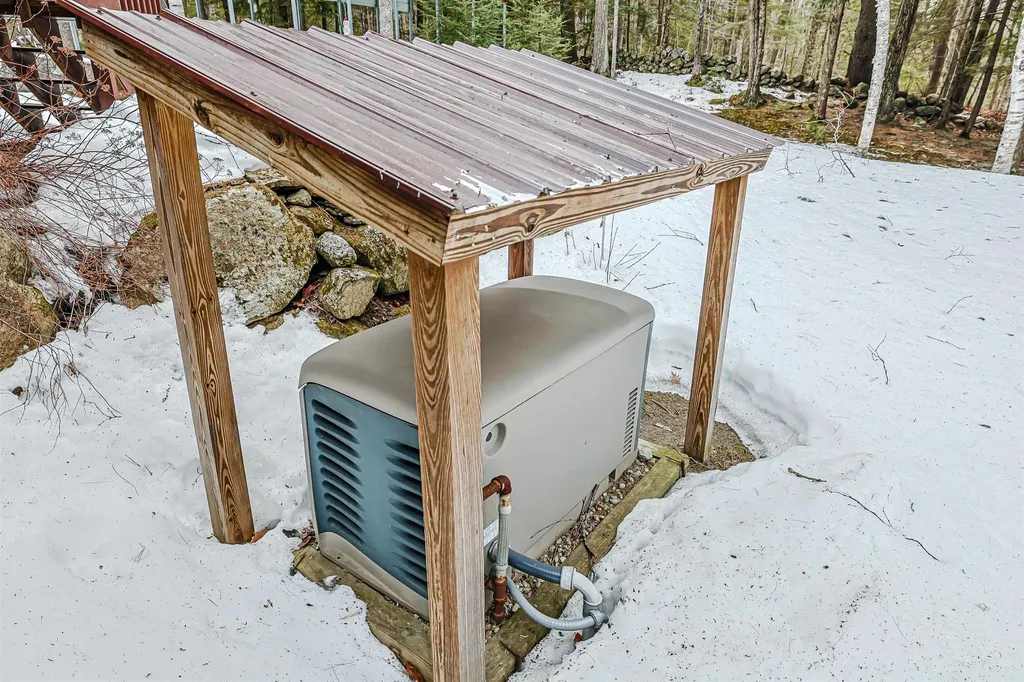 13 Evans Road Hebron NH 03241