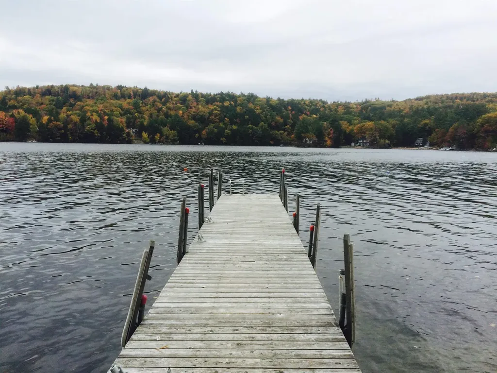 13 Evans Road Hebron NH 03241