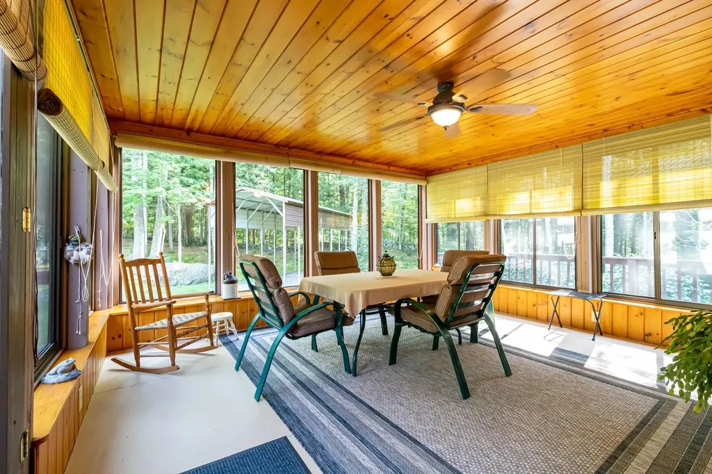 13 Evans Road Hebron NH 03241