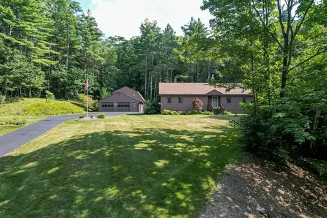 13 Evans Road Hebron NH 03241