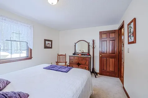 13 Evans Road Hebron NH 03241